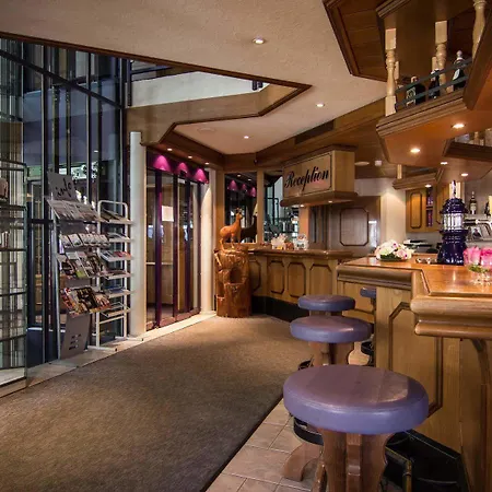 Berghof Garni - The Dom Collection Bed and breakfast