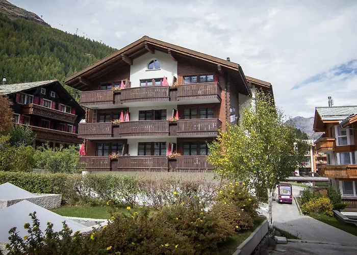 Berghof Garni - The Dom Collection Bed and Breakfast 3*