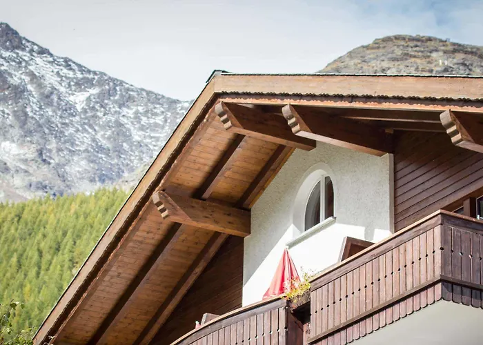 Bed and Breakfast Berghof Garni - The Dom Collection Saas Fee