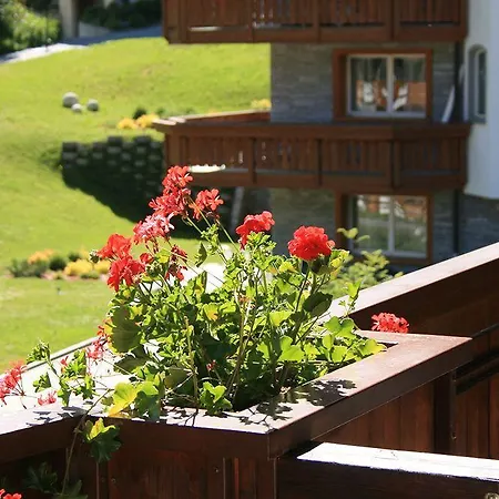 Berghof Garni - The Dom Collection Saas-Fee