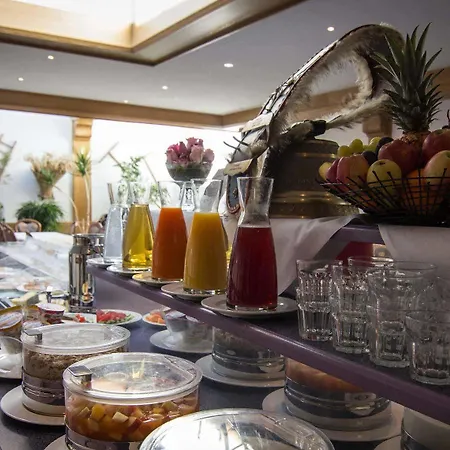 Bed & Breakfast Berghof Garni - The Dom Collection 3*